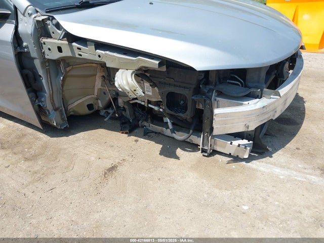 Chrysler 200 Limited 2015 1C3CCCAB7FN577548 Image 6