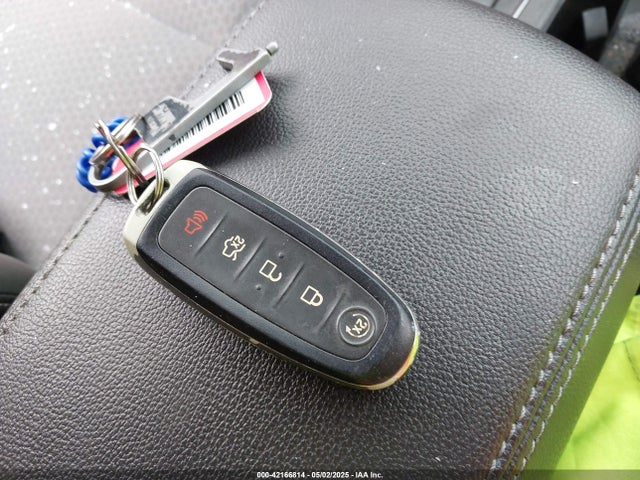 1FMCU9GD3KUA76379 Ford ESCAPE SE