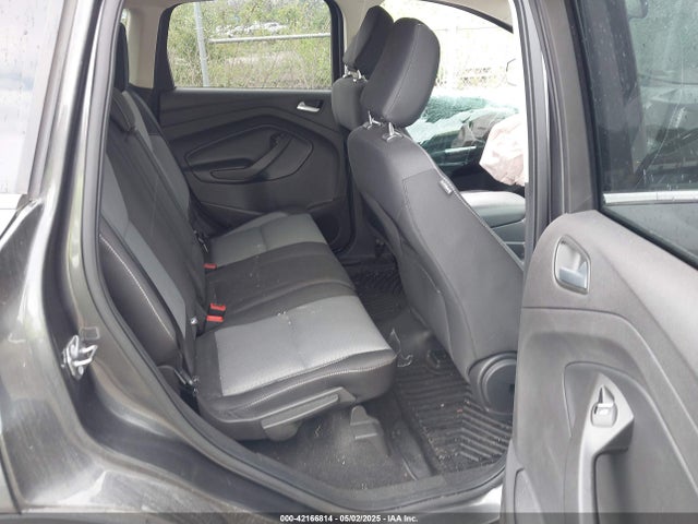 1FMCU9GD3KUA76379 Ford ESCAPE SE