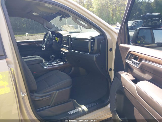 3GCUDFED1NG683382 Chevrolet Silverado 1500 4wd  Short Bed Lt Trail Boss/4wd  Standard Bed Lt Trail Boss