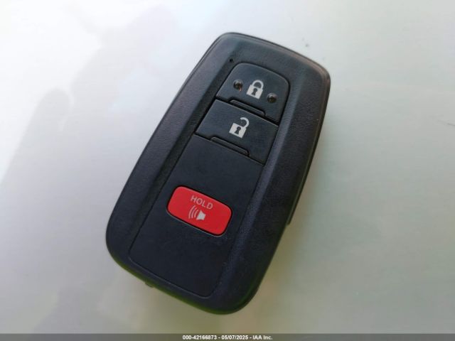 JTNKHMBX6M1110579 Toyota C-HR XLE