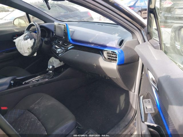 JTNKHMBX6M1110579 Toyota C-HR XLE