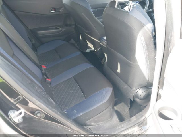 JTNKHMBX6M1110579 Toyota C-HR XLE