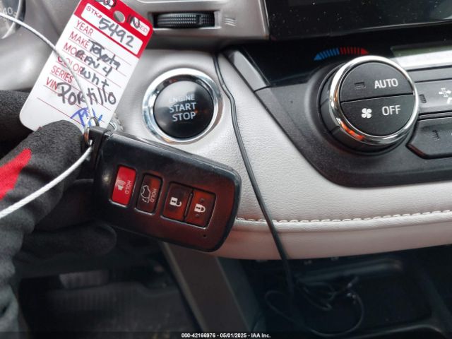 2T3RFREV0JW823121 Toyota Rav4 Xle
