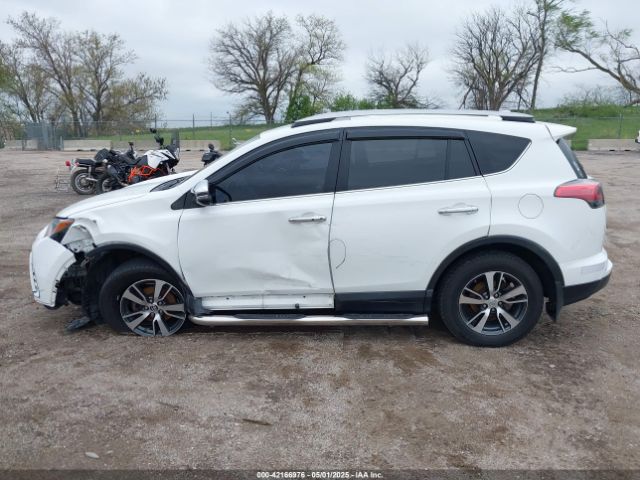 2T3RFREV0JW823121 Toyota Rav4 Xle