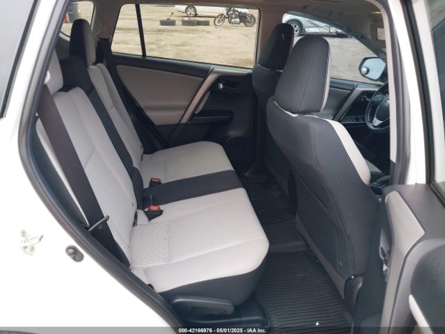 2T3RFREV0JW823121 Toyota Rav4 Xle
