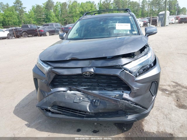 2T3P1RFV4RC481948 Toyota Rav4 Xle