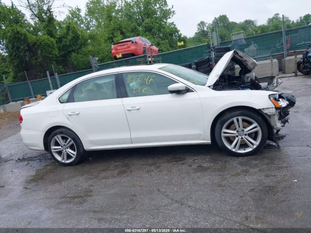 1VWBT7A3XEC046889 Volkswagen Passat 1.8t Se