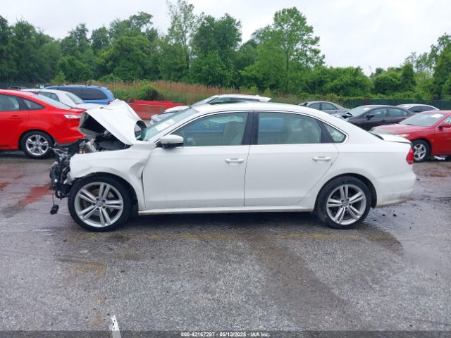 1VWBT7A3XEC046889 Volkswagen Passat 1.8t Se