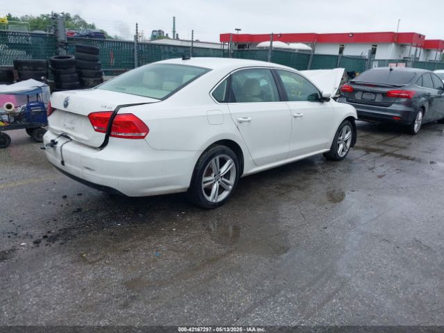 1VWBT7A3XEC046889 Volkswagen Passat 1.8t Se