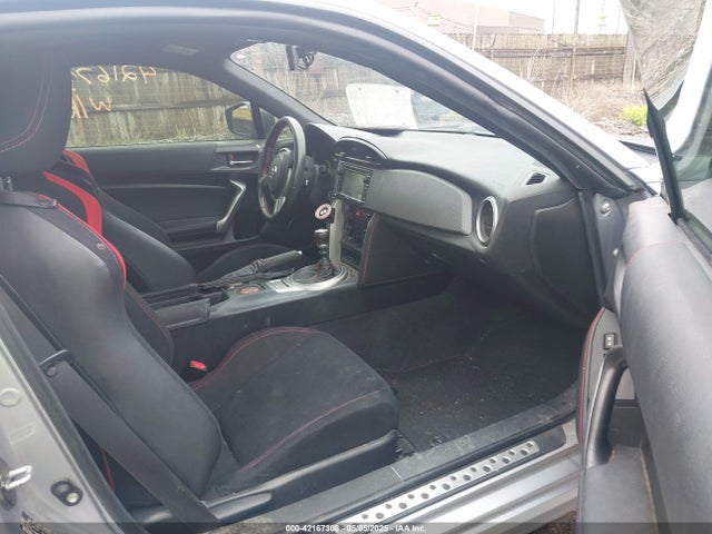 JF1ZNAA10F9704134 Scion FR-S