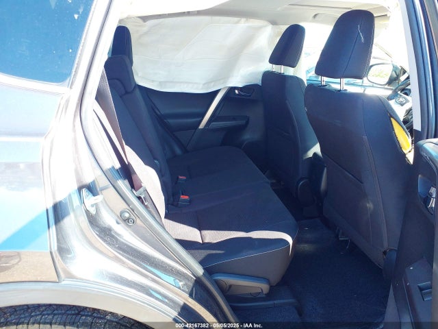 JTMWFREV1JJ197662 Toyota Rav4 Xle