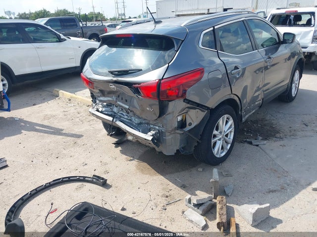 JN1BJ1CP0HW033757 Nissan 2017