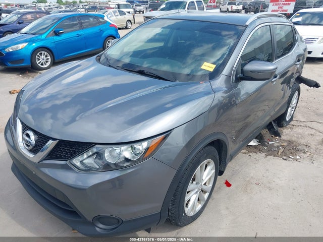 JN1BJ1CP0HW033757 Nissan 2017