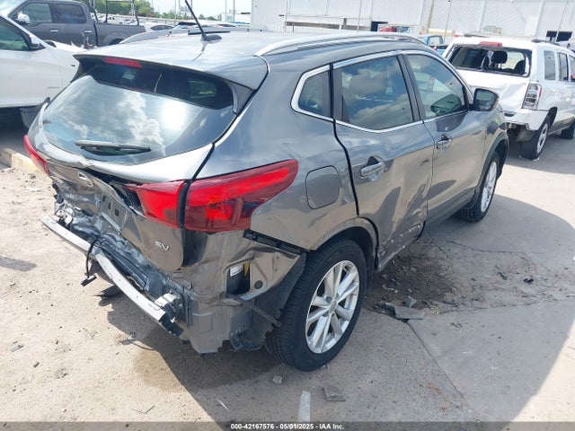 JN1BJ1CP0HW033757 Nissan 2017