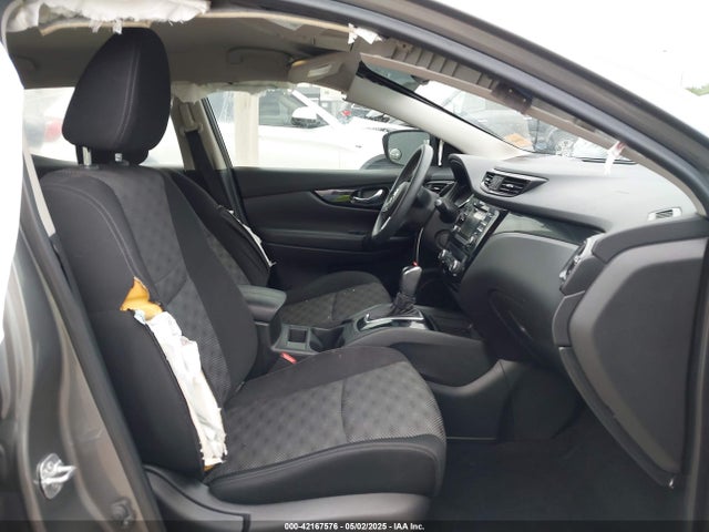 JN1BJ1CP0HW033757 Nissan 2017