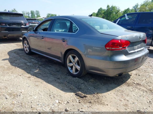 1VWBT7A39FC002237 Volkswagen Passat 1.8t Se
