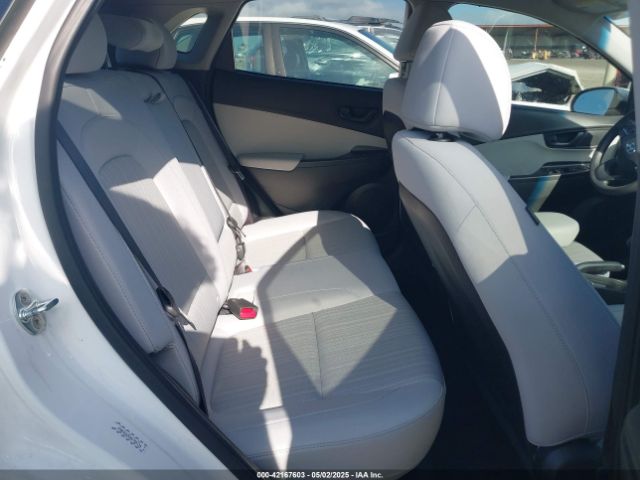 KM8K62AB3NU760194 Hyundai Kona Sel