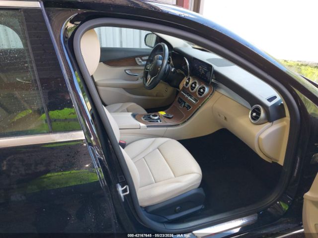 W1KWF8EB2MR642843 Mercedes-Benz C 300 4matic