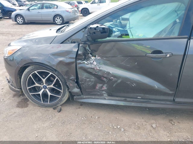 1FADP3F25FL280518 Ford FOCUS SE