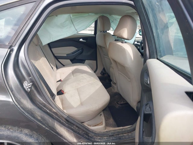 1FADP3F25FL280518 Ford FOCUS SE
