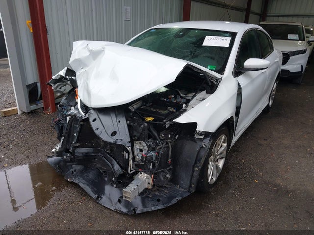 Chrysler 200 Limited 2016 1C3CCCAB4GN116275 Image 2