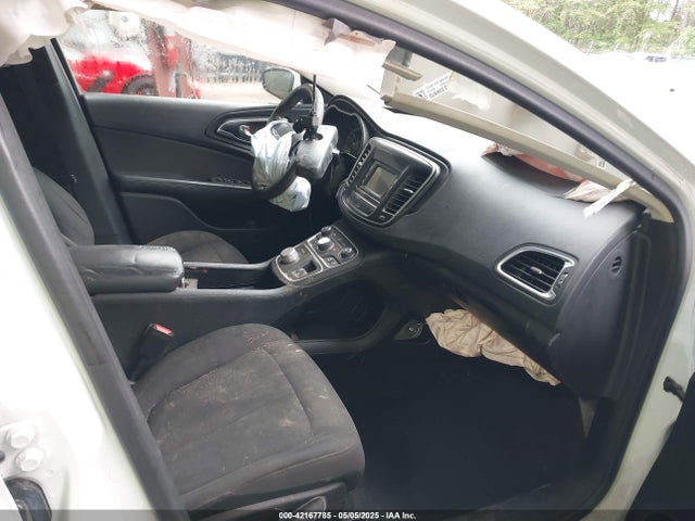 Chrysler 200 Limited 2016 1C3CCCAB4GN116275 Image 5