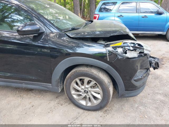 KM8J23A43HU310175 Hyundai TUCSON SE