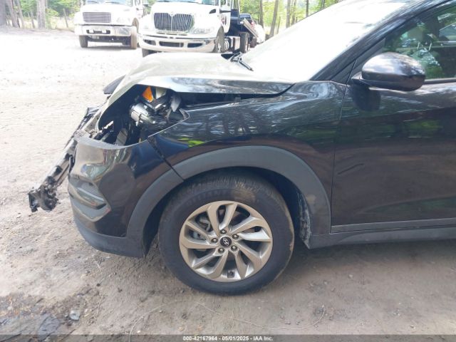 KM8J23A43HU310175 Hyundai TUCSON SE