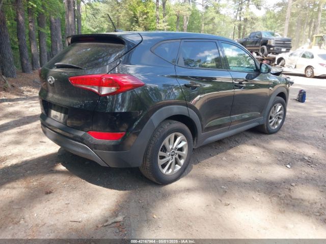 KM8J23A43HU310175 Hyundai TUCSON SE