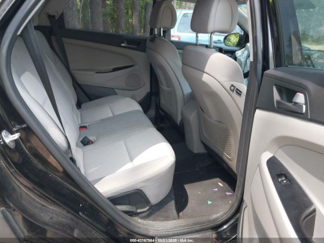 KM8J23A43HU310175 Hyundai TUCSON SE