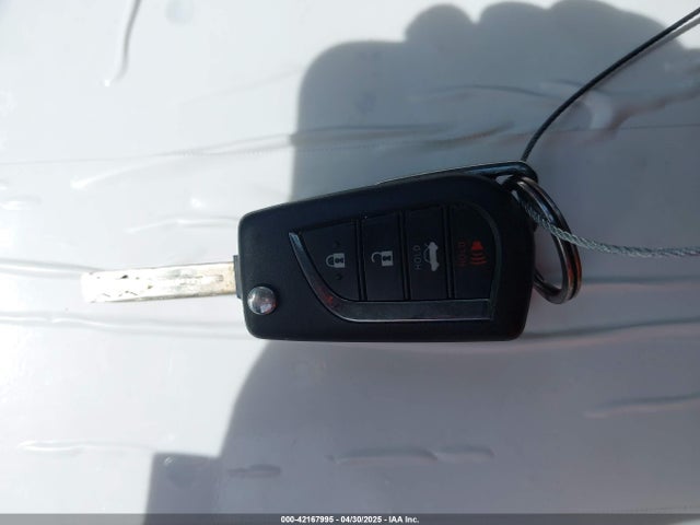 4T1C11AK8NU649637 Toyota CAMRY LE
