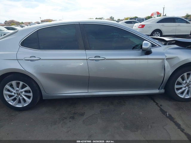 4T1C11AK8NU649637 Toyota CAMRY LE