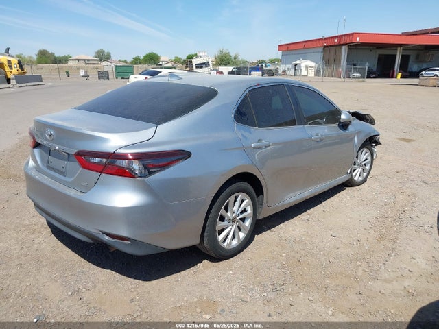 4T1C11AK8NU649637 Toyota CAMRY LE