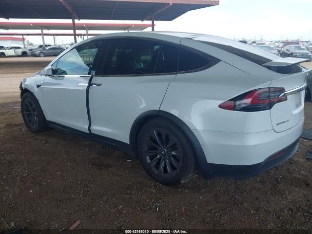 2017 TESLA MODEL X 5YJXCBE23HF060671 Photo 2