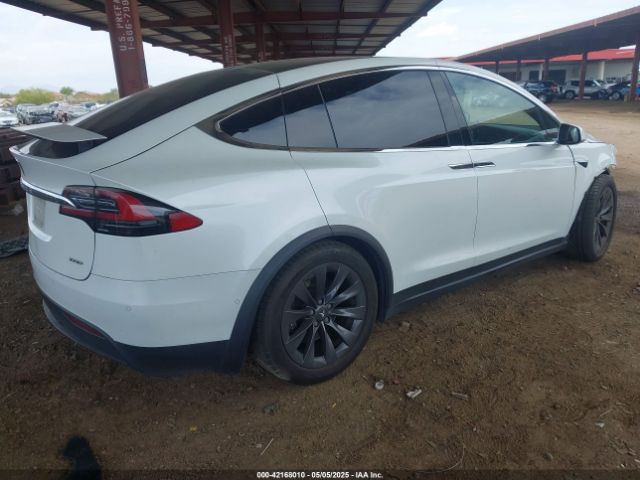 2017 TESLA MODEL X 5YJXCBE23HF060671 Photo 3