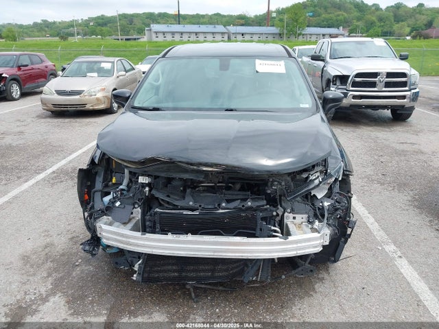 2C4RC1AG0JR113101 Chrysler PACIFICA L