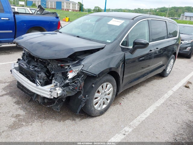 2C4RC1AG0JR113101 Chrysler PACIFICA L