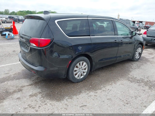 2C4RC1AG0JR113101 Chrysler PACIFICA L