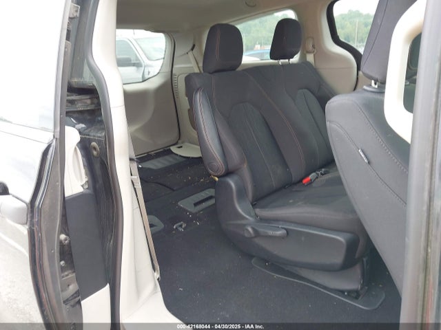 2C4RC1AG0JR113101 Chrysler PACIFICA L