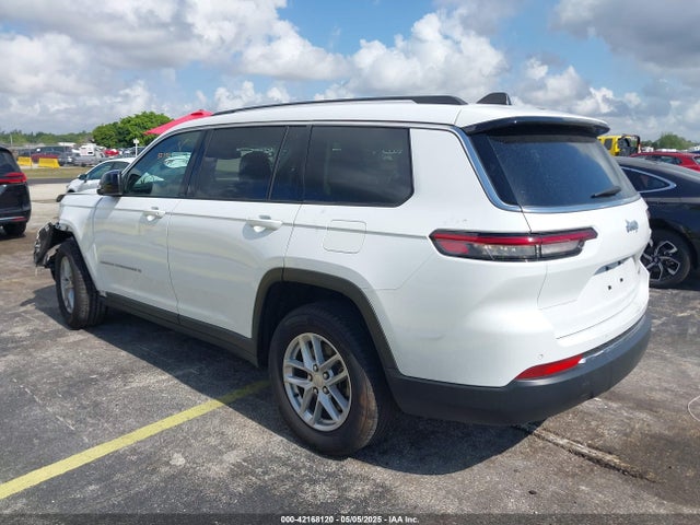 1C4RJJAG3P8901882 Jeep Grand Cherokee L Laredo 4x2
