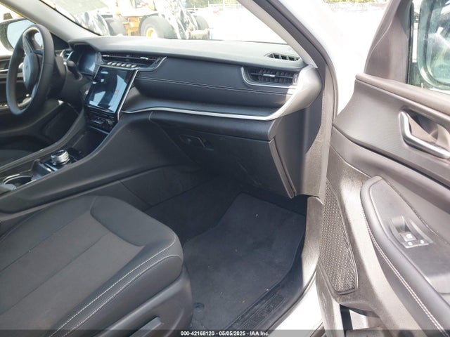 1C4RJJAG3P8901882 Jeep Grand Cherokee L Laredo 4x2
