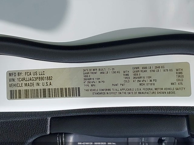 1C4RJJAG3P8901882 Jeep Grand Cherokee L Laredo 4x2