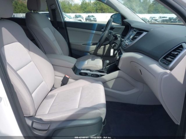 KM8J23A4XGU237420 Hyundai TUCSON SE
