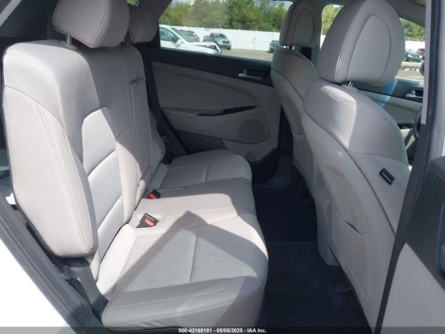 KM8J23A4XGU237420 Hyundai TUCSON SE