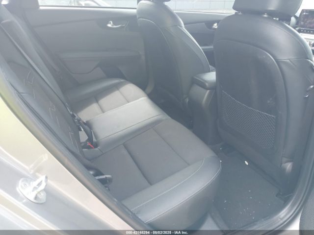 3KPF54AD0NE490720 KIA Forte Gt-line