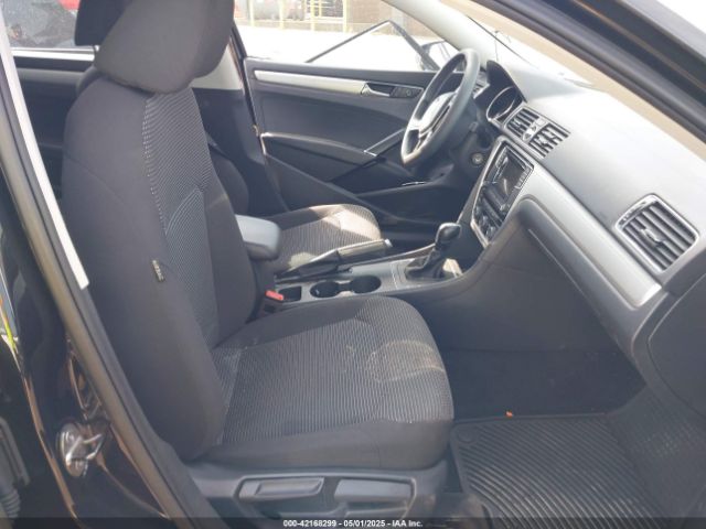 2017 VOLKSWAGEN PASSAT 1VWAT7A31HC046232 Photo 4