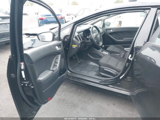 3KPFK4A77HE135311 KIA FORTE LX