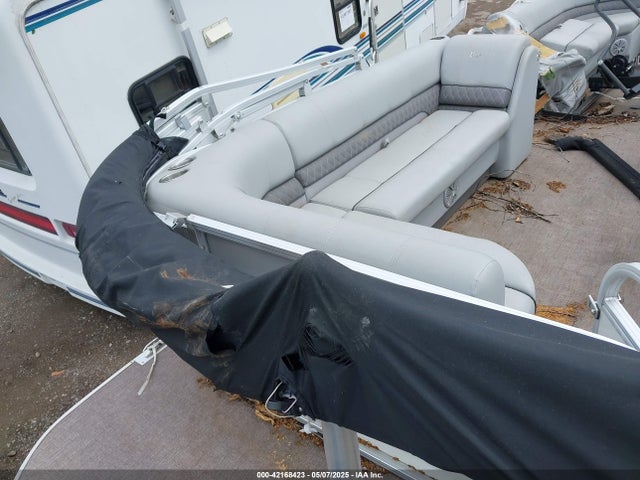 Ranger Pontoon 2021 RGR21618G121 Image 16