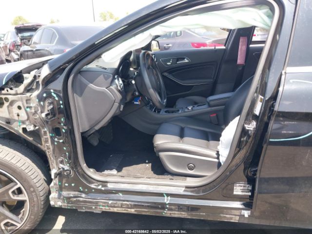 WDCTG4EB5KU012256 Mercedes-Benz GLA 250